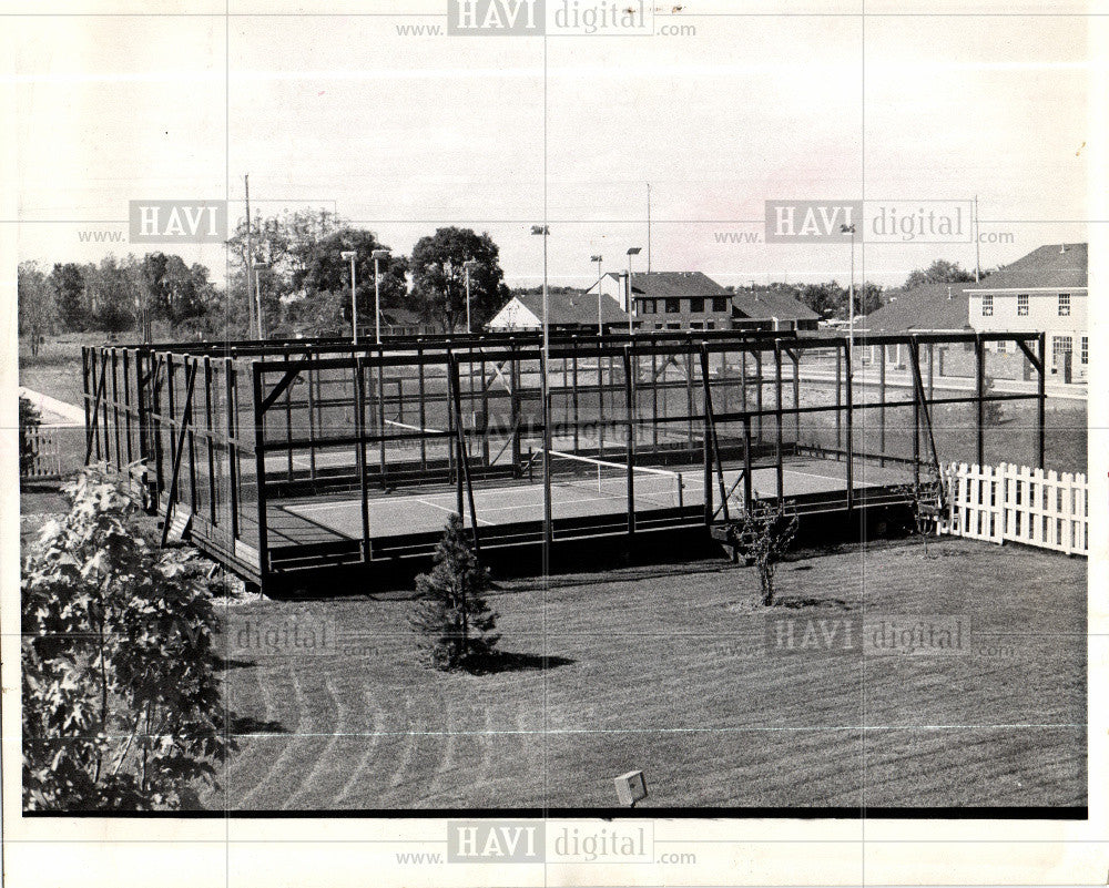 1974 Press Photo springtree housing complex - Historic Images