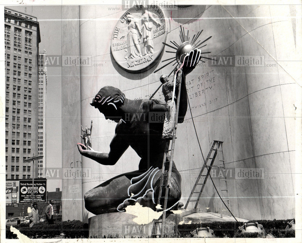 1966 Press Photo Spirit of Detroit Statue - Historic Images