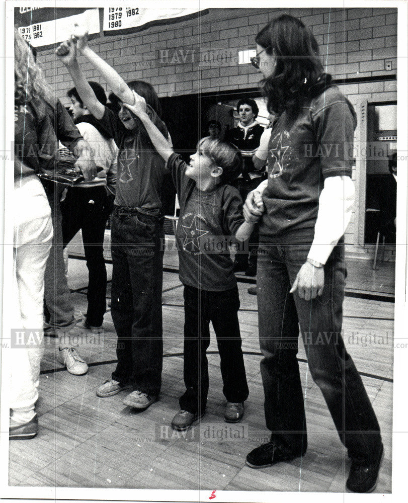 1982 Press Photo Special Olympics Oakland County - Historic Images