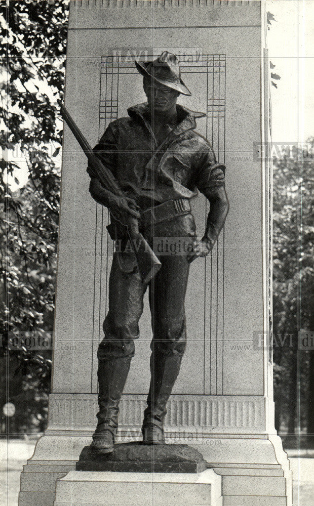 1932 Press Photo Spanish War Veterans Memorial Detroit - Historic Images