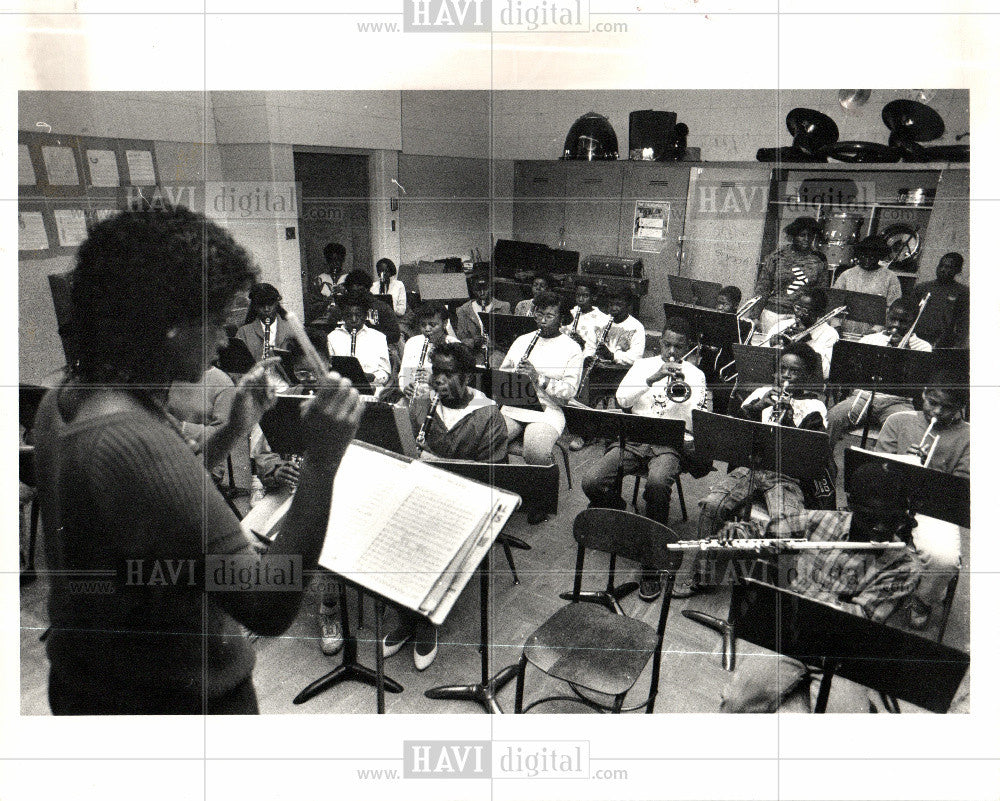 1989 Press Photo 1988 Spain Middle School band - Historic Images