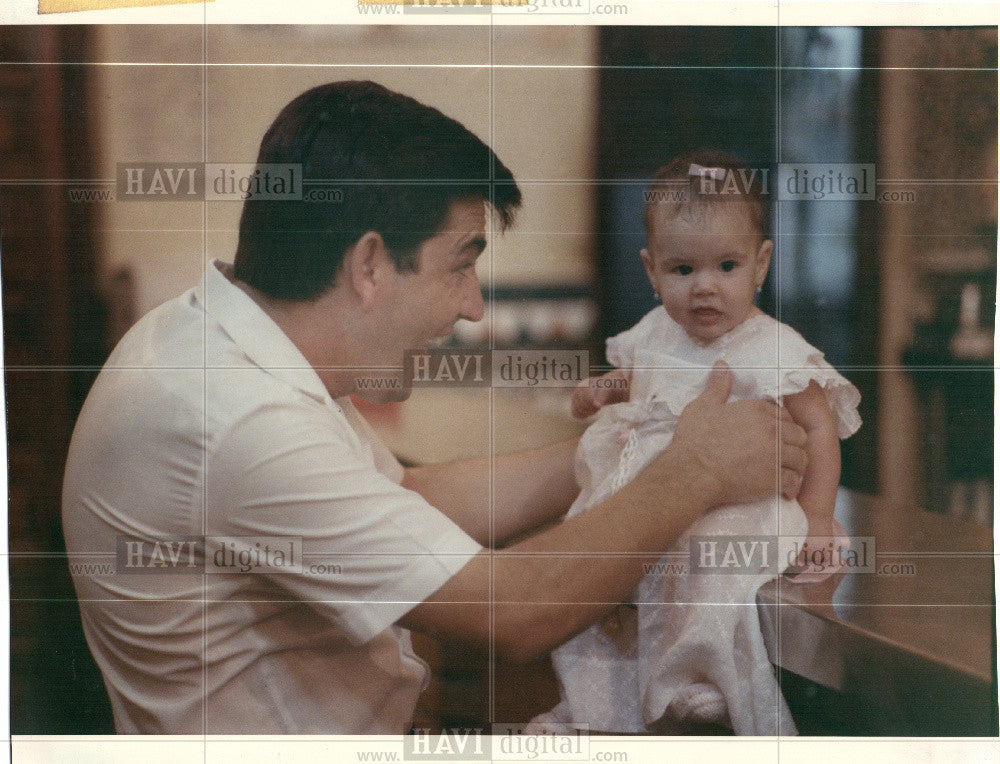 1989 Press Photo Love thrives in Southern Spain - Historic Images