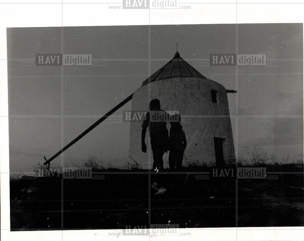 1989 Press Photo Vejer de la Frontera windmill - Historic Images