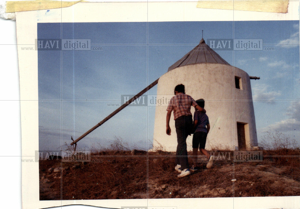 1989 Press Photo Spain Architecture - Historic Images
