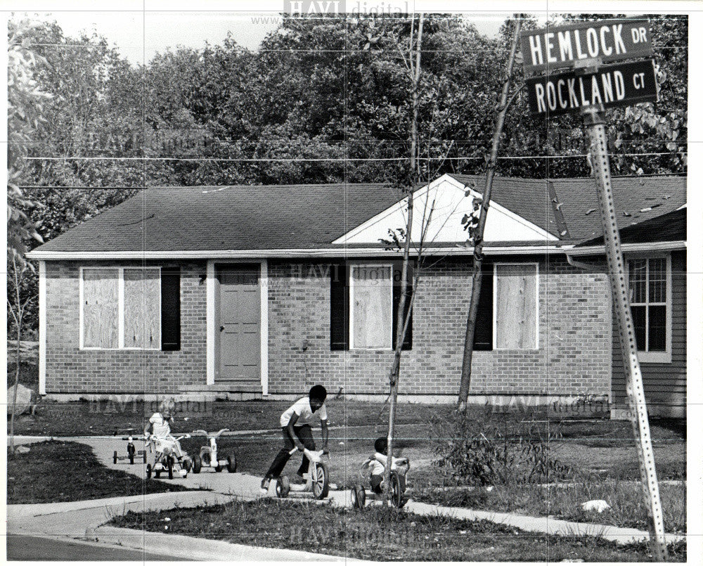 Press Photo Stoneybrook Ann Arbor Hemlock Rockland - Historic Images