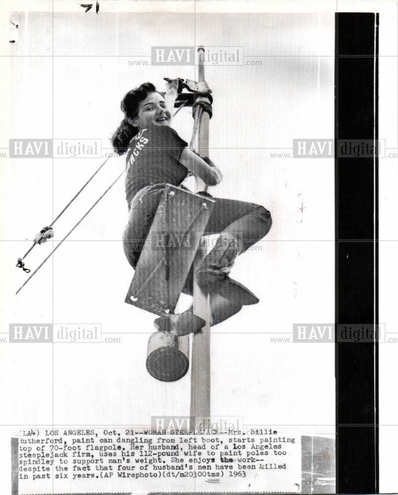 1963 Press Photo Female steeplejack painting pole - Historic Images