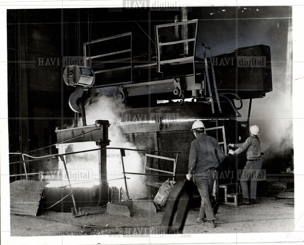 1977 Press Photo Jones McKnight Electric Steel Works - Historic Images