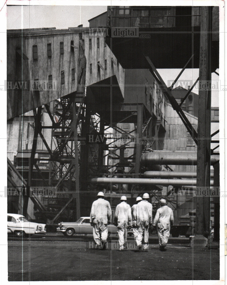 1959 Press Photo Steel worker strike scabs manufacture - Historic Images