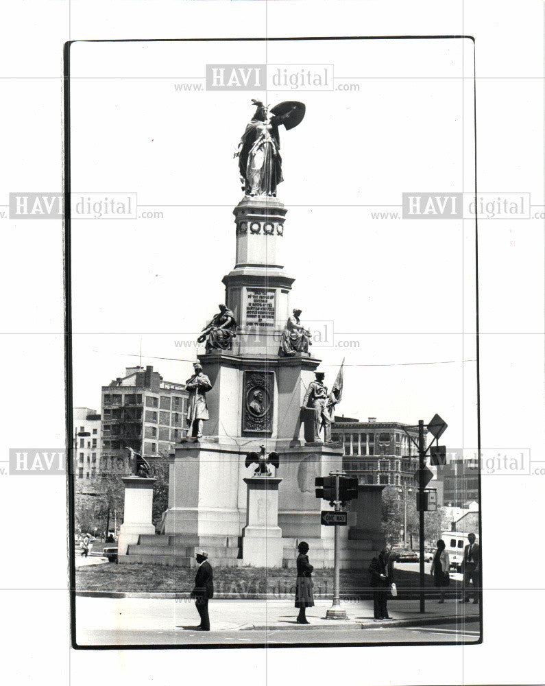 1981 Press Photo Detroit statue Memorial Day - Historic Images