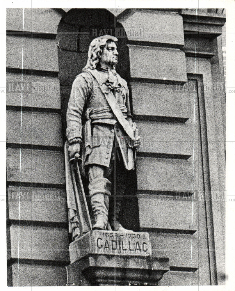 Press Photo Detroit MI Cadillac Antoine statue - Historic Images