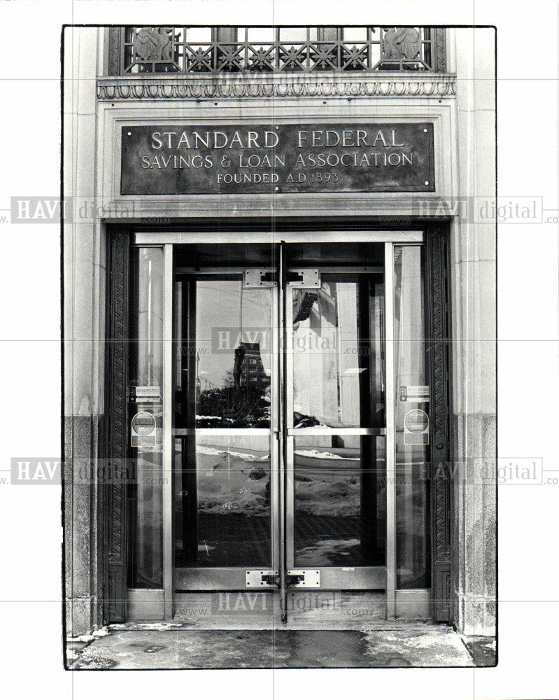 1982 Press Photo Standard Federal Savings Association - Historic Images