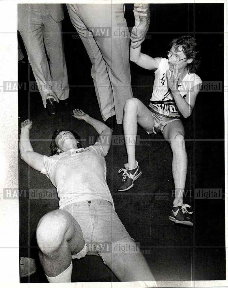 1978 Press Photo Jerry And Dennis Runners - Historic Images