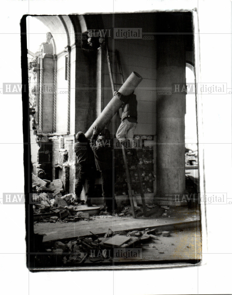 1992 Press Photo Detroit- St. Thomas Church - Historic Images