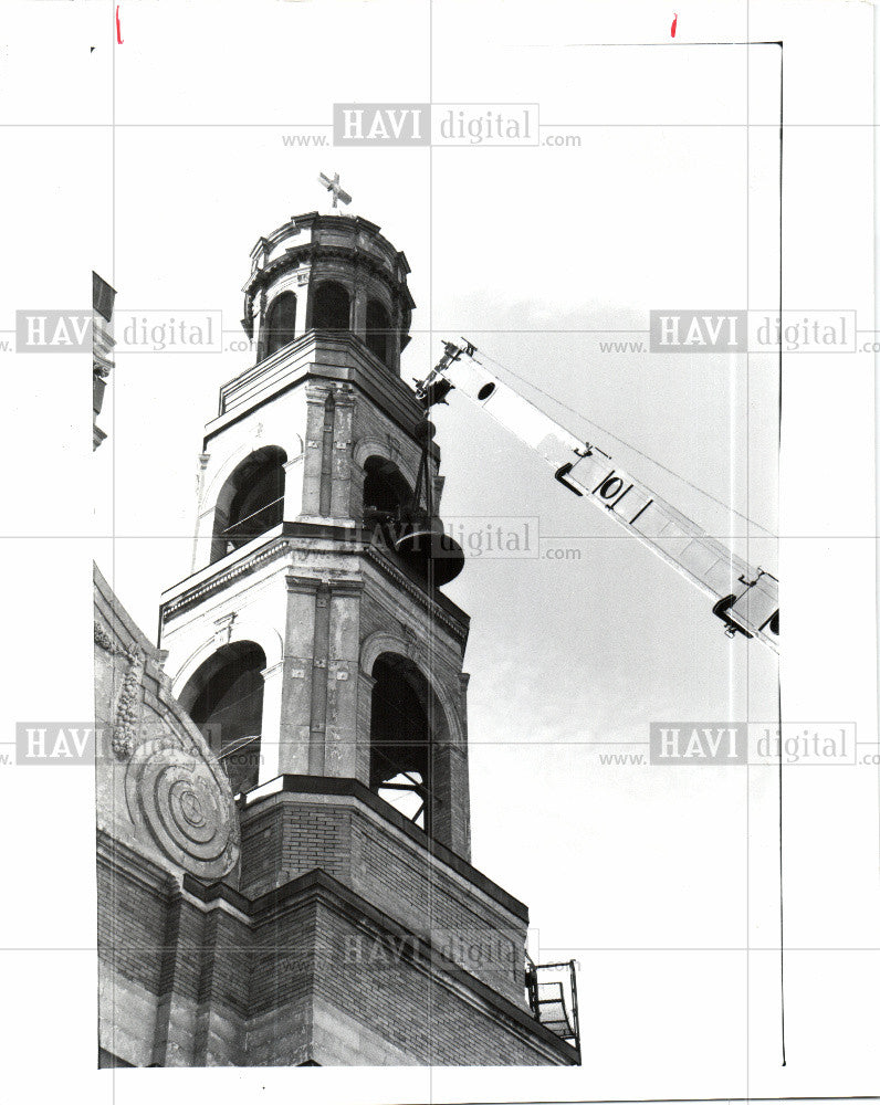 1990 Press Photo Stanislaus Church Bells Orchard lake - Historic Images