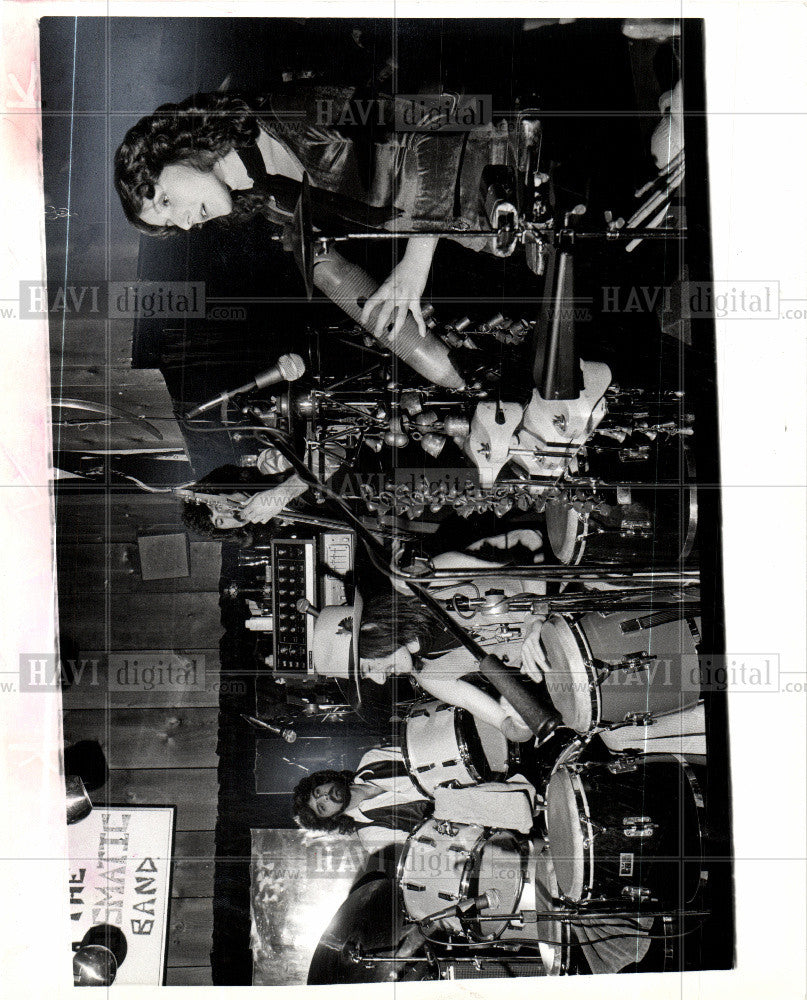 1979 Press Photo Prismatic Band Jango Edwards Friends - Historic Images