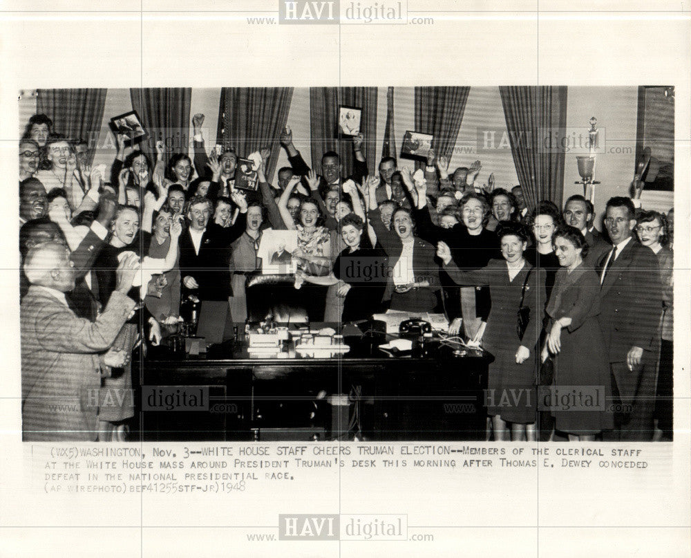 1948 Press Photo President Truman White House cheer - Historic Images