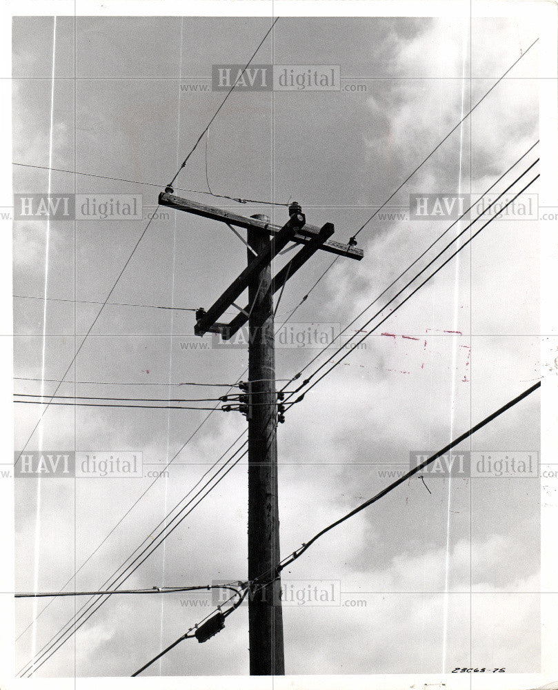 1965 Press Photo power line utility pole - Historic Images