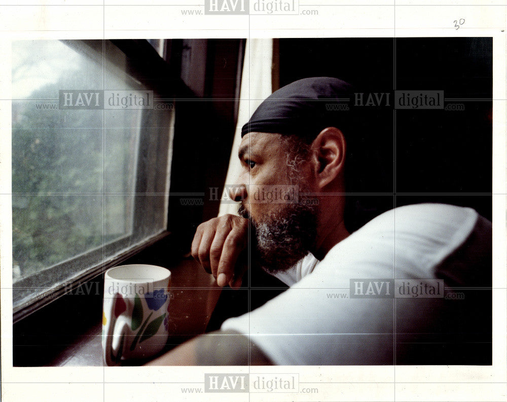 1992 Press Photo Poverty series- without a net - Historic Images