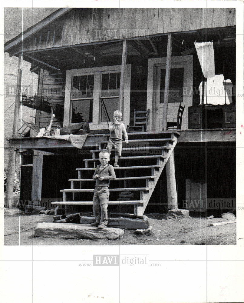 1964 Press Photo Appalachia poverty Miller family home - Historic Images