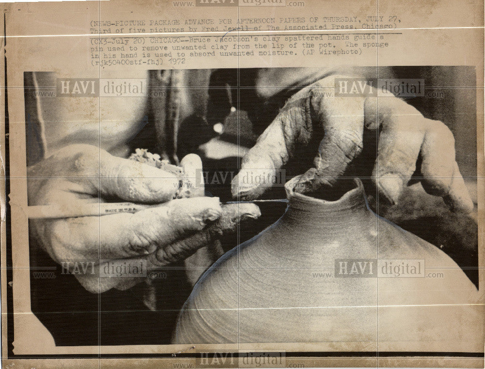 1972 Press Photo Pottery clay temperature Kiln potters - Historic Images