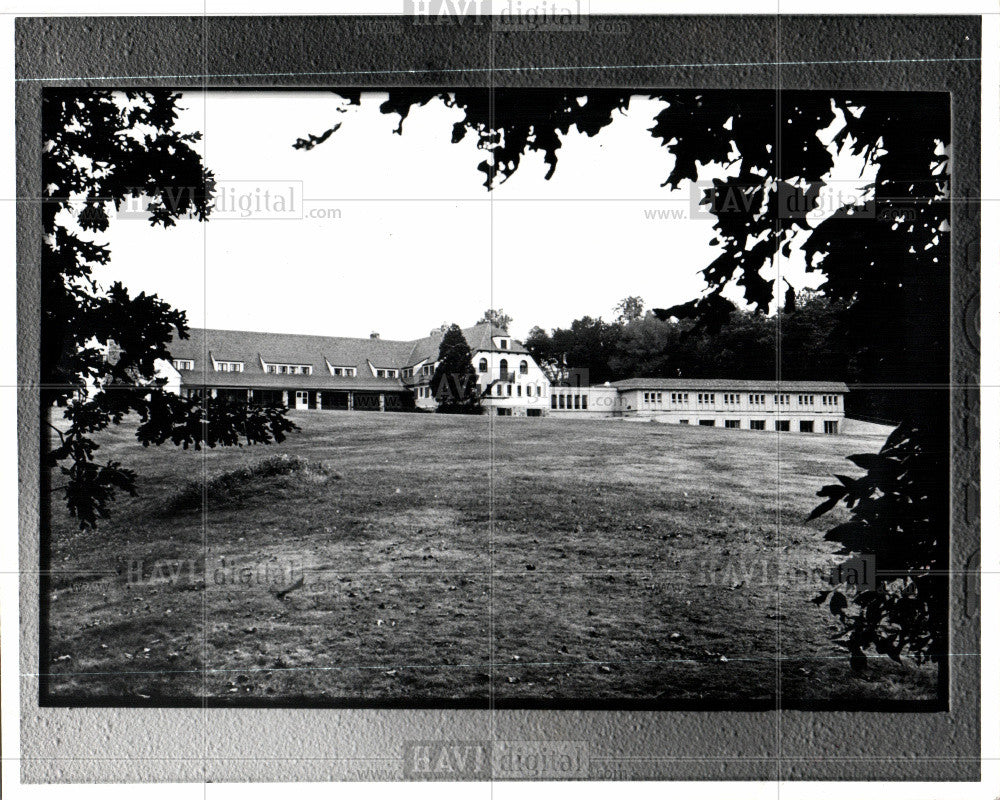 Press Photo Potawatomie Inn - Historic Images