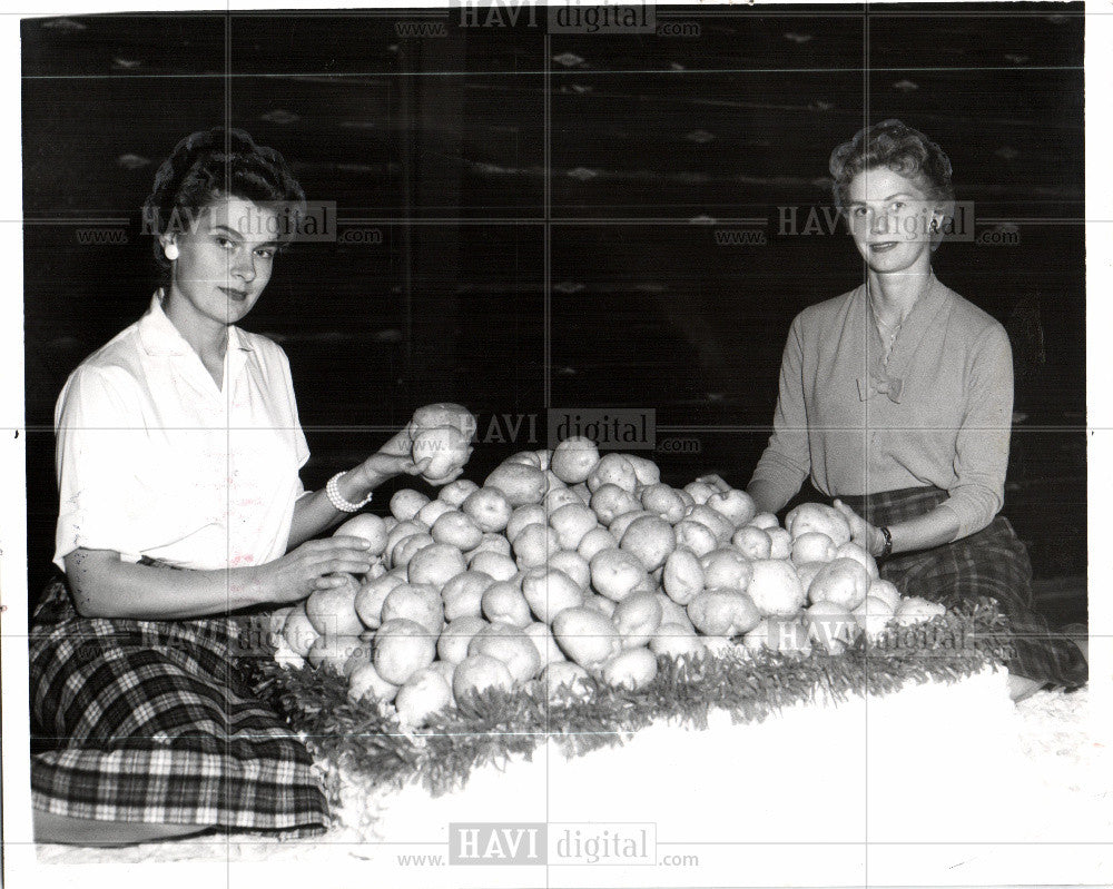 1960 Press Photo Vegetable Potatoe - Historic Images