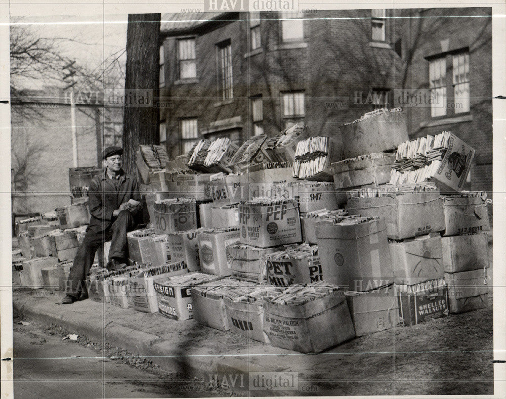 1945 Press Photo Recycling waste disposal processing - Historic Images