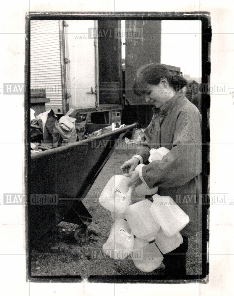 1989 Press Photo recycling plastic environmental - Historic Images