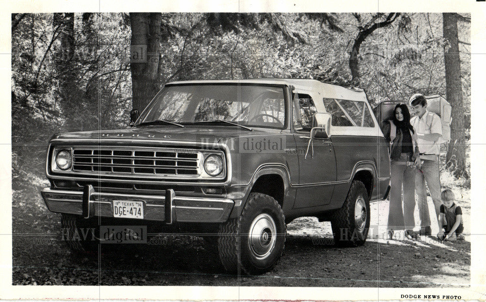 1974 Press Photo Recreational motor vehicle camper van - Historic Images