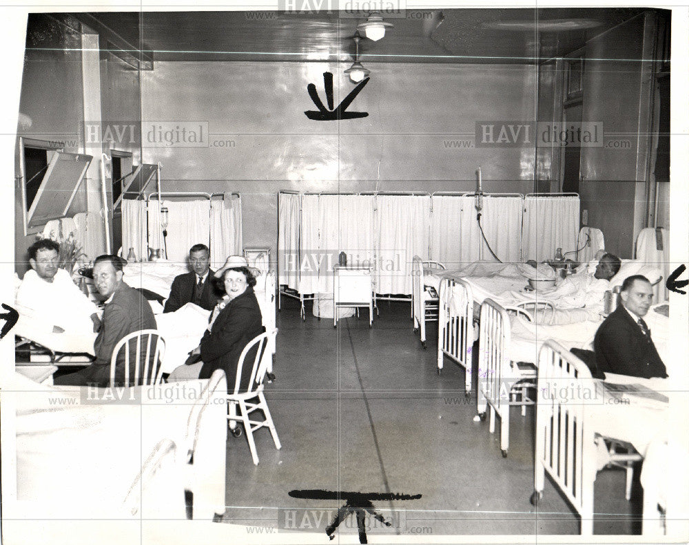 1943 Press Photo Hospital - Historic Images