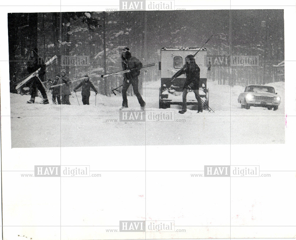 1974 Press Photo Skiing - Historic Images