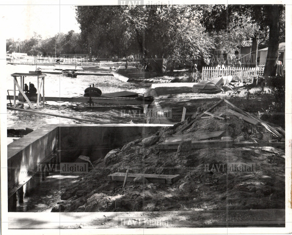 1964 Press Photo shoreline boundaries neighbours - Historic Images