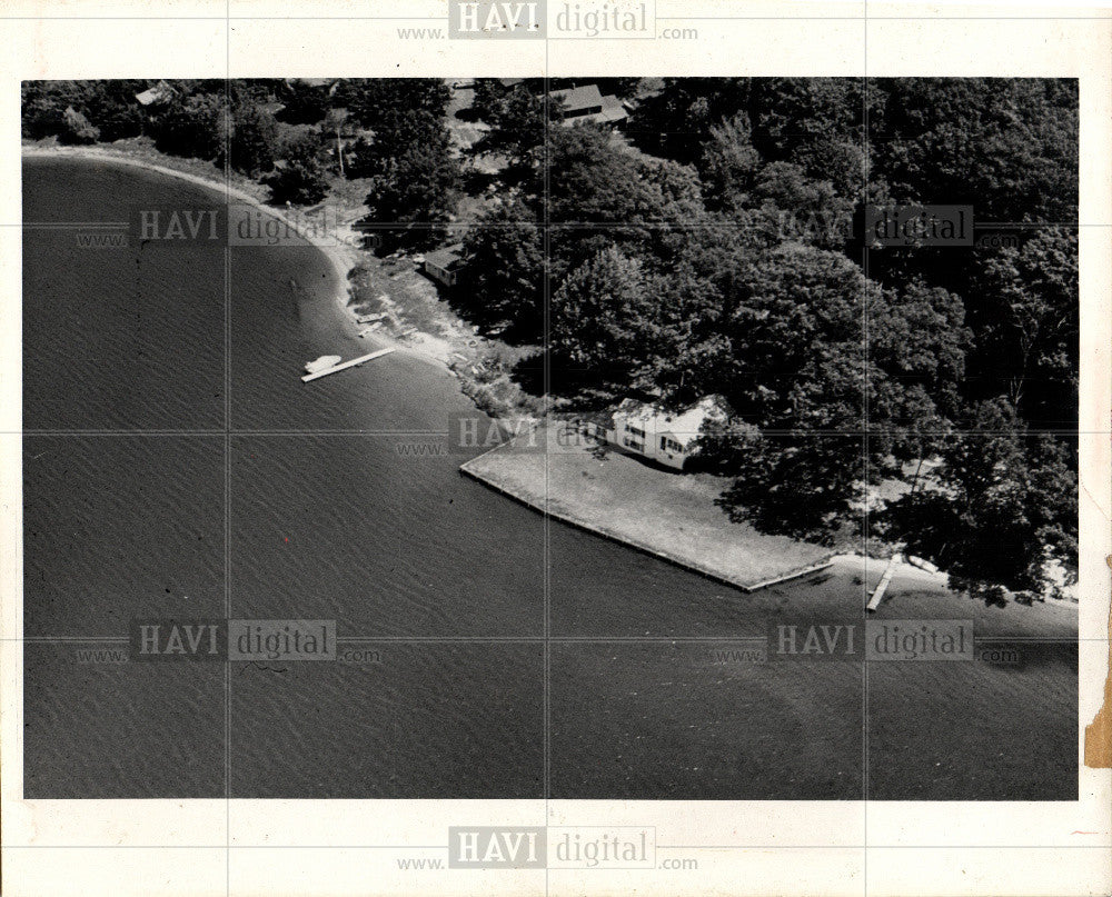 1964 Press Photo bill shoreline property - Historic Images