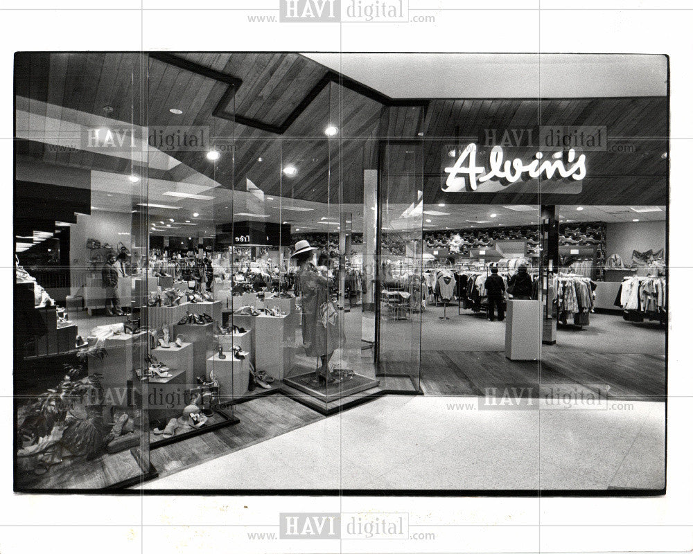 1978 Press Photo Design of Alvin&#39;s offers passerby - Historic Images