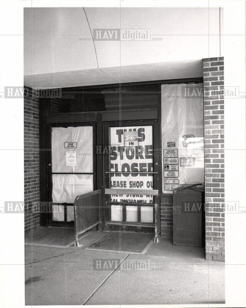 1992 Press Photo CLOSED GROCARY STORES - Historic Images