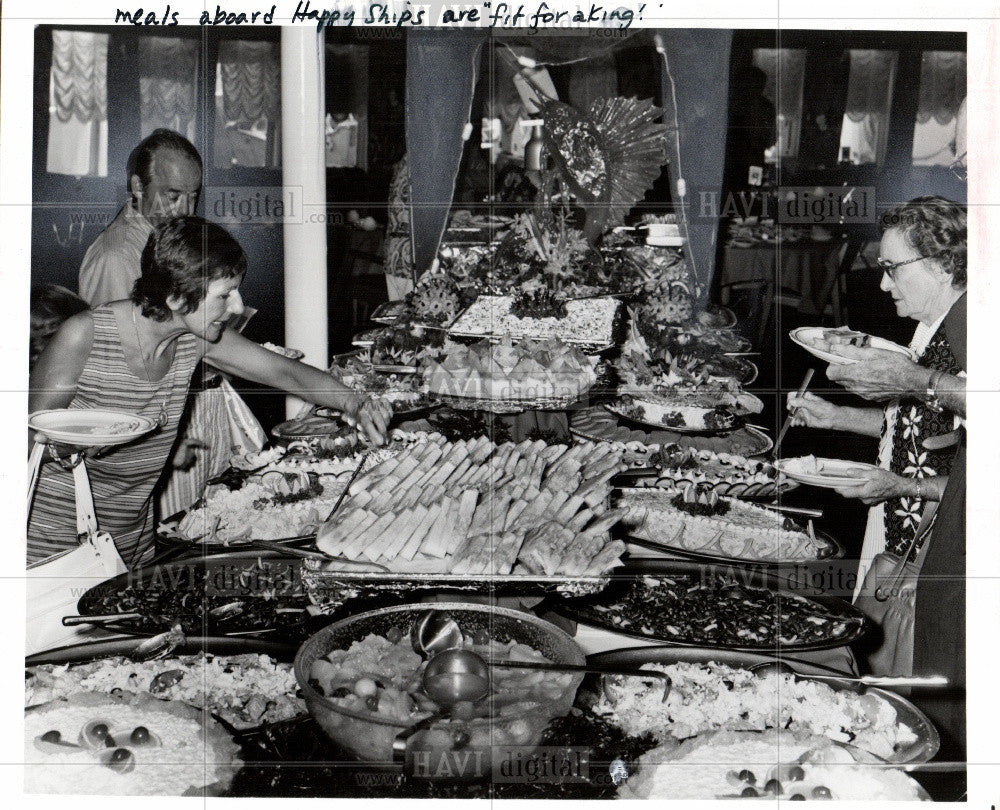 Press Photo cruise ship meal buffet ocean liner - Historic Images