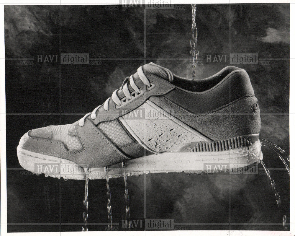 1988 Press Photo Hydrotech boat shoe - Historic Images