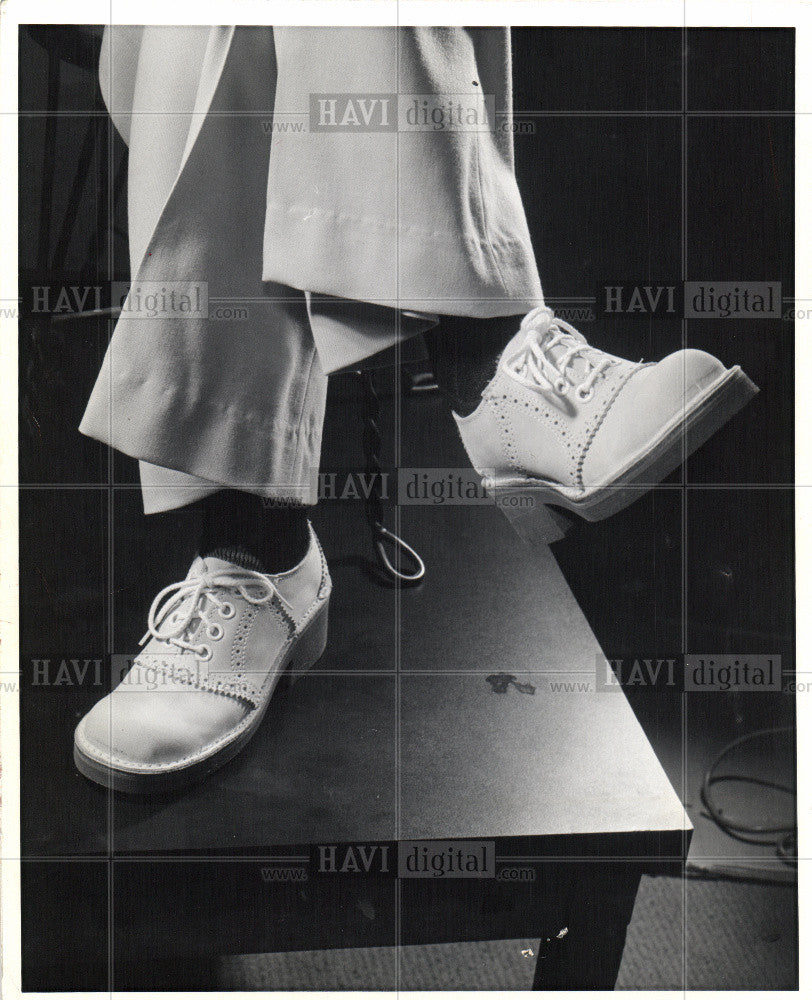 1973 Press Photo Feminine version, Shoe ( Women) - Historic Images