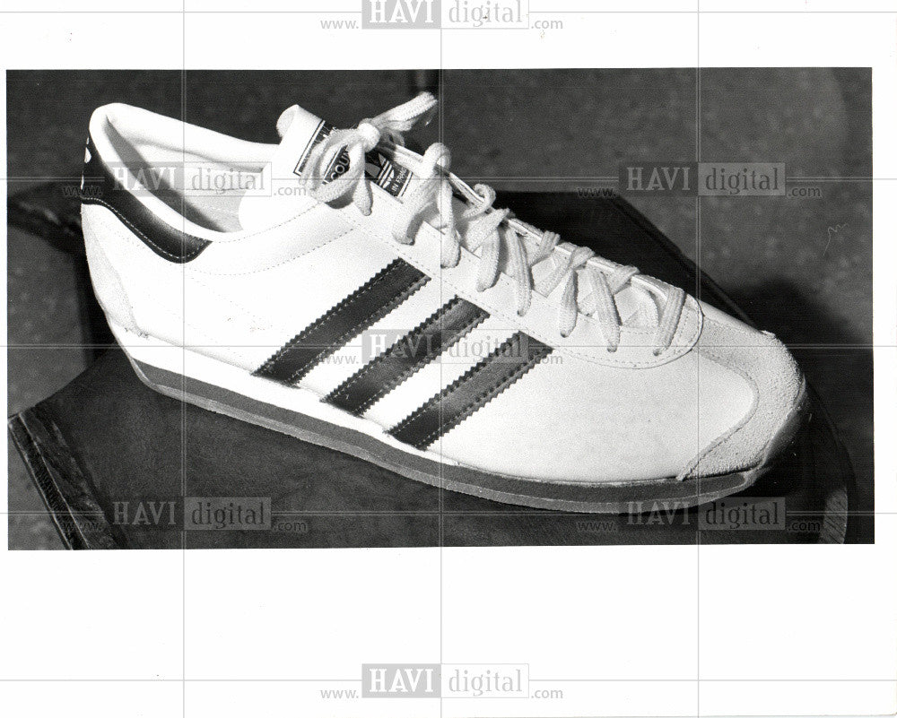 1977 Press Photo item of footwear - Historic Images