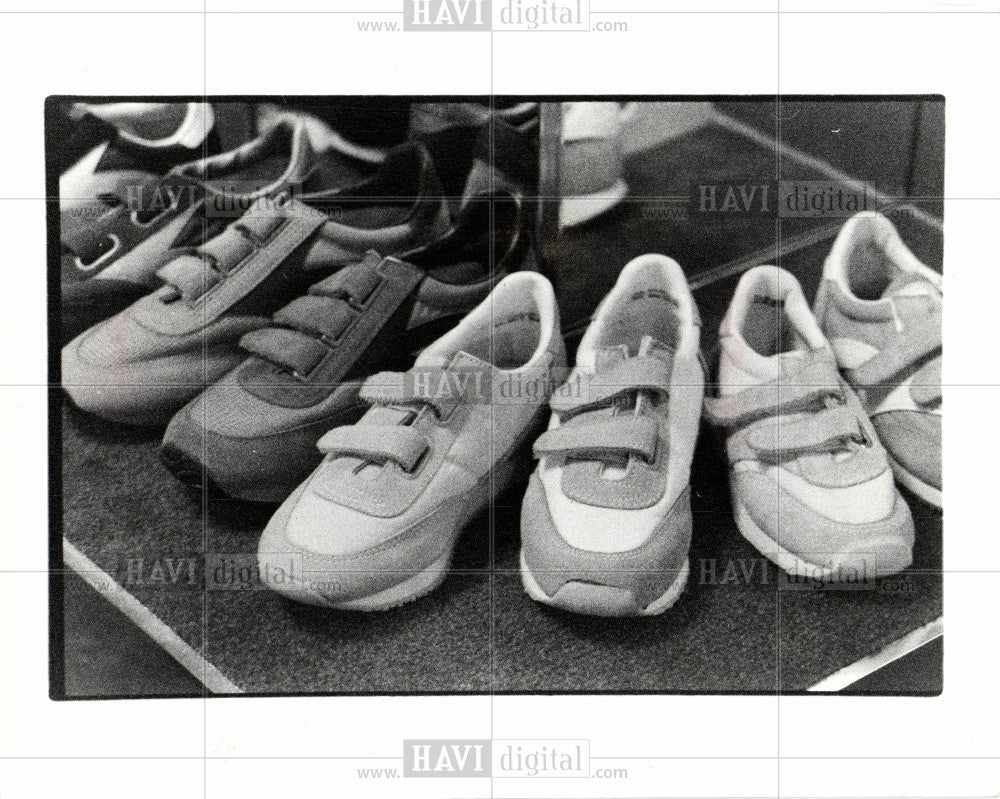 1984 Press Photo Velcro closure - Historic Images