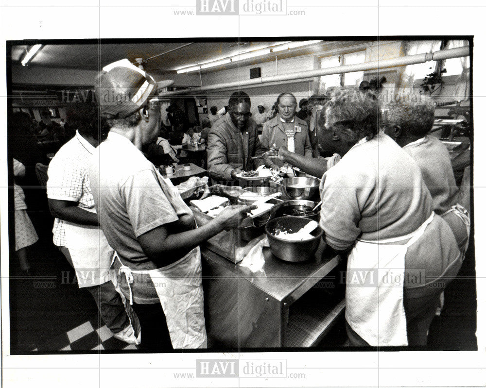 1992 Press Photo Soup Kitchen - Historic Images