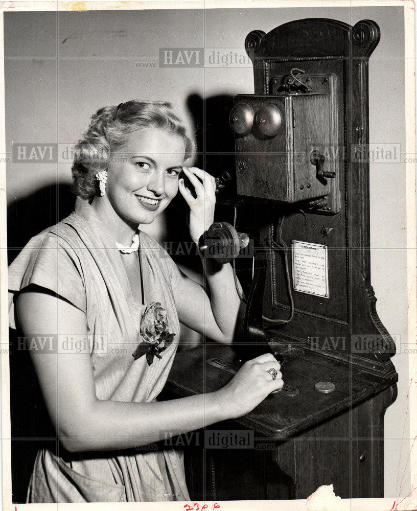 1963 Press Photo brief review of its earlierpredecessor - Historic Images