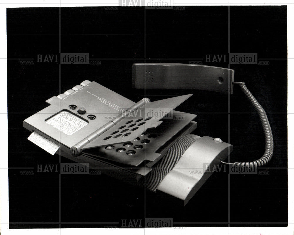 1990 Press Photo device that transmits,receives sound - Historic Images