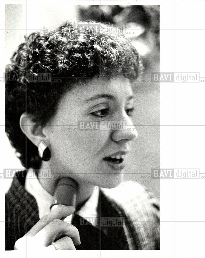 1985 Press Photo Bridgette Ramos Vibration Larynx - Historic Images