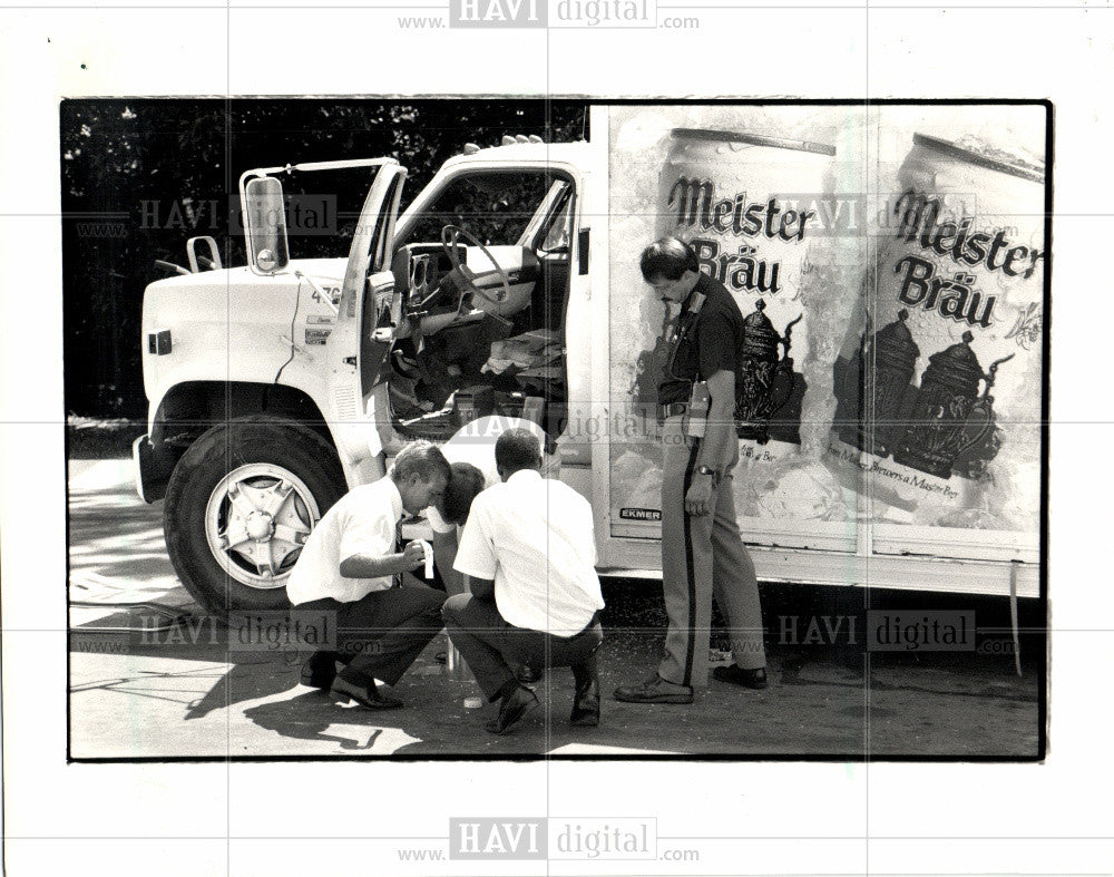 1967 Press Photo Beer Truck - Historic Images