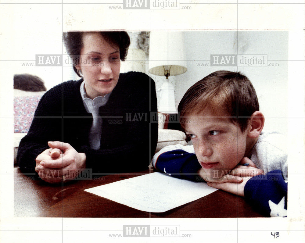 1992 Press Photo mother and her son - Historic Images