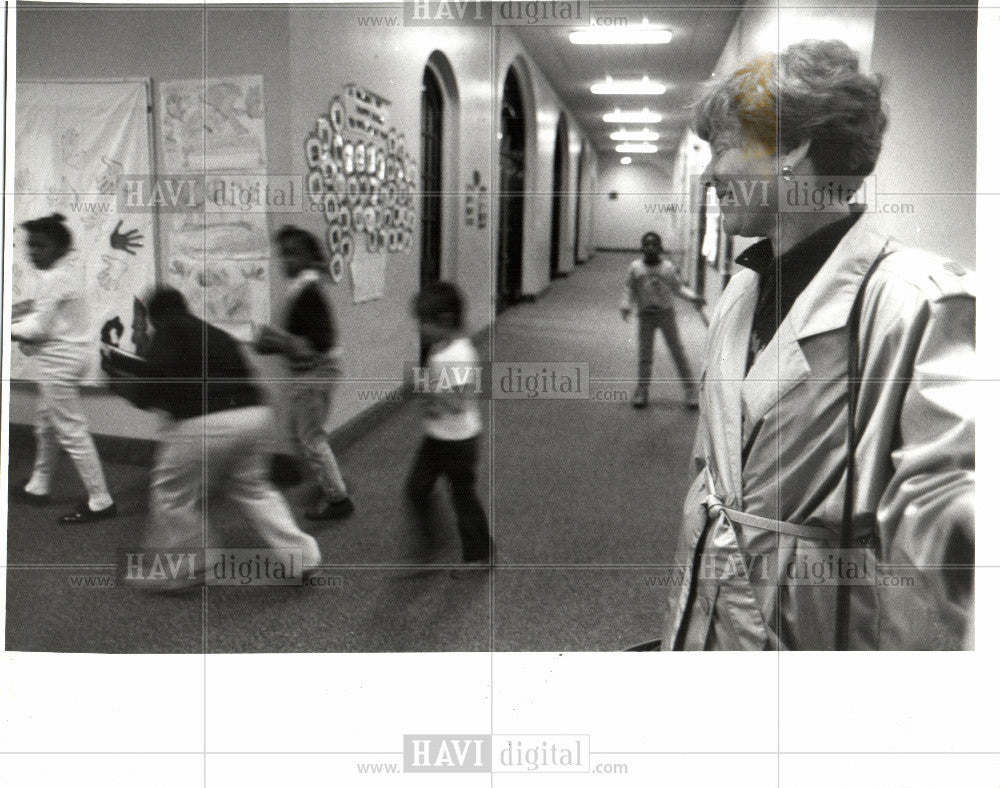 1992 Press Photo Shielding Bad teachers - Historic Images