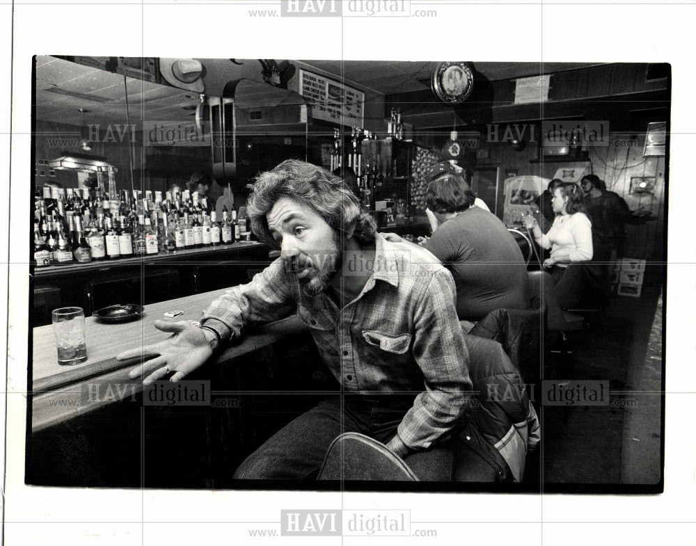 1981 Press Photo Tax Demonstration and Protest - Historic Images