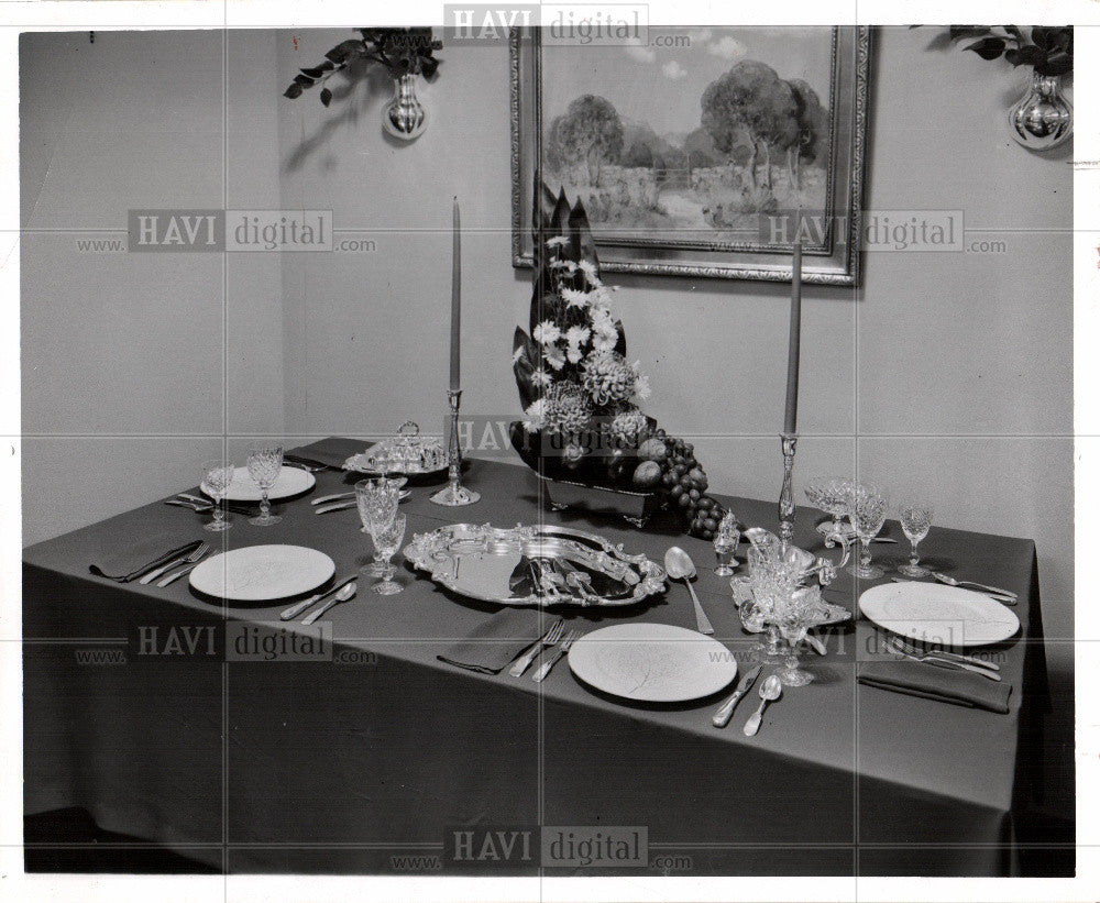 1955 Press Photo TABLEWARE table setting - Historic Images