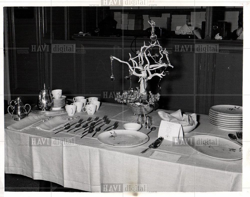 1958 Press Photo Tableware home furnishings - Historic Images